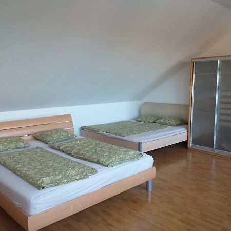 Villa Kysucka Senec Esterno foto
